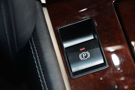 2016款雷克萨斯LX570