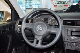 2015款大众桑塔纳-尚纳1.6L手动舒适版