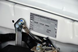 2015款丰田奔跑者2.7L标准版