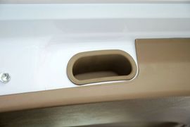 2015款丰田奔跑者2.7L标准版