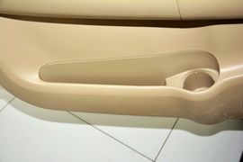 2015款丰田奔跑者2.7L标准版