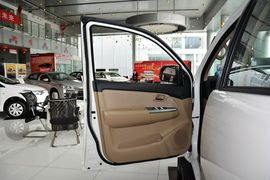 2015款丰田奔跑者2.7L标准版