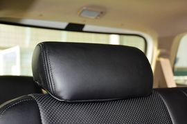 2015款丰田奔跑者2.7L标准版