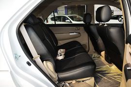 2015款丰田奔跑者2.7L标准版