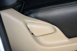 2015款丰田奔跑者2.7L标准版