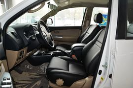 2015款丰田奔跑者2.7L标准版