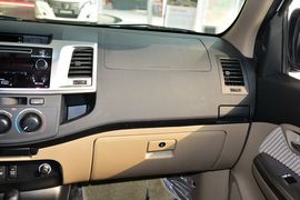 2015款丰田奔跑者2.7L标准版