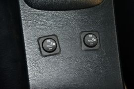 2015款丰田奔跑者2.7L标准版