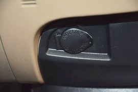 2015款丰田奔跑者2.7L标准版