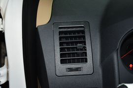 2015款丰田奔跑者2.7L标准版