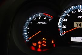 2015款丰田奔跑者2.7L标准版