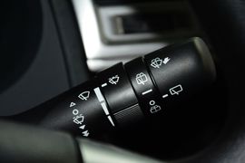 2015款丰田奔跑者2.7L标准版