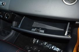 2015款铃木雨燕1.5L手动限定版