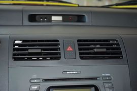 2015款铃木雨燕1.5L手动限定版