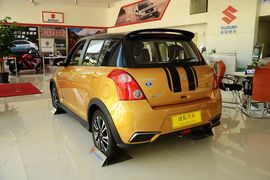 2015款铃木雨燕1.5L手动限定版
