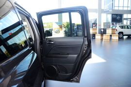 2015款Jeep自由客2.0L运动版