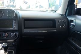 2015款Jeep自由客2.0L运动版