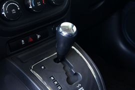 2015款Jeep自由客2.0L运动版