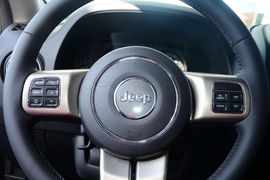 2015款Jeep自由客2.0L运动版