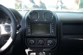 2015款Jeep自由客2.0L运动版