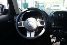 2015款Jeep自由客2.0L运动版