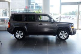 2015款Jeep自由客2.0L运动版