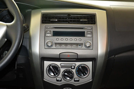 2013款日产骊威劲锐版1.6XL手动舒适型