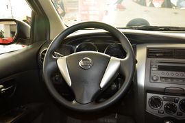 2013款日产骊威劲锐版1.6XL手动舒适型