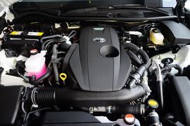 2016款丰田皇冠2.0T精英版