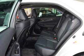 2016款丰田皇冠2.0T精英版