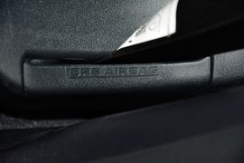 2016款丰田皇冠2.0T精英版