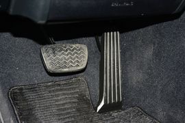 2016款丰田皇冠2.0T精英版