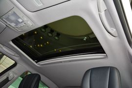 2016款丰田皇冠2.0T精英版