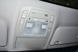 2016款丰田皇冠2.0T精英版