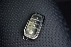 2016款丰田皇冠2.0T精英版