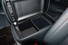 2016款丰田皇冠2.0T精英版