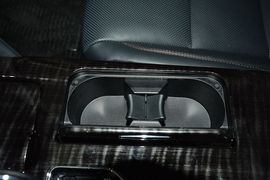 2016款丰田皇冠2.0T精英版
