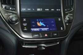 2016款丰田皇冠2.0T精英版