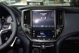 2016款丰田皇冠2.0T精英版