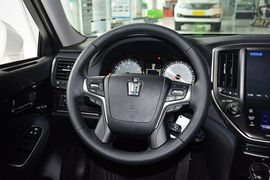 2016款丰田皇冠2.0T精英版