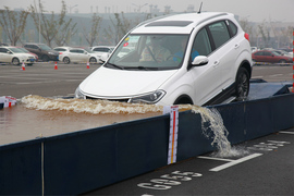 涉水能力强\标配更丰富
