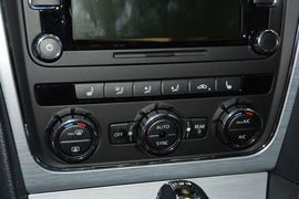 2015款大众帕萨特1.8TSI