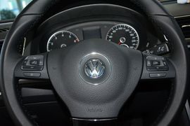 2015款大众帕萨特1.8TSI