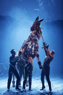 凯迪拉克CT6助力舞台剧-战马