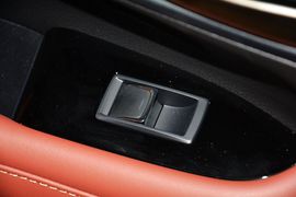2016款雷克萨斯LX570