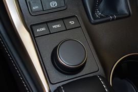 2016款雷克萨斯NX200t全驱锋尚版