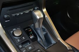 2016款雷克萨斯NX200t全驱锋尚版