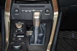 2016款雷克萨斯NX200t全驱锋尚版