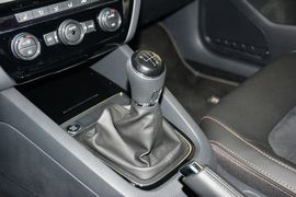 2015款大众速腾230TSI手动豪华型