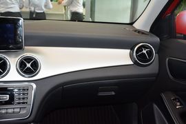 2015款奔驰GLA200时尚型